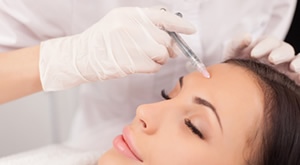 Recite ZBOGOM BORAMA! Botox lica u Poliklinici Superiora ZAGREB zaglađuje čelo i bore oko očiju. Najbolja CIJENA za botox po regijama. Osigurajte MLADOST i sjaj kože odmah!