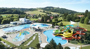 RUJAN u Termama Sveti Martin! 2 noćenja s POLUPANSIONOM za 2 osobe u HOTELU 4* ili APARTMANIMA! Neograničen Aquapark, wellness, saune, joga, bicikli i obiteljski izlet + GRATIS smještaj za 2 djece!