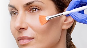 VIDLJIVO POMLAĐIVANJE I BLISTAV TEN! Salon Val Beauté Zagreb predstavlja ekskluzivni ANTI-AGE paket: Hydrafacial Deluxe, moćan microneedling, kemijski peeling Mesoestetic i plan kućne njege!