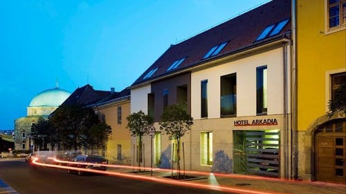 Hotel Arkadia Pecs, Pecs, Mađarska - 102 EUR - 2x noćenje u dvokrevetnoj sobi za 2 osobe, Bogat doručak