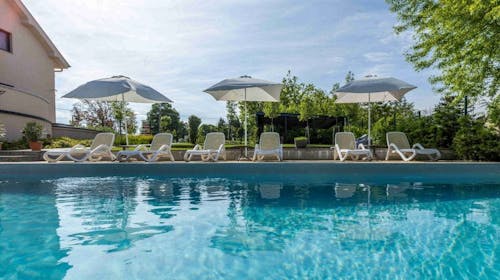 Kistucsok Food and Room , Balatonszemes, Mađarska - 239 EUR - 4x noćenje u dvokrevetnoj Standard sobi s terasom ili balkonom za 2 osobe, A la carte doručak (od 7 do 10 sati)