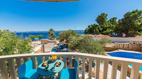 Hotel Sol - Ljeto u srcu Bola, Bol, otok Brač, Dalmacija, Hrvatska - 275 EUR - 2x noćenje u jednosobnom apartmanu s balkonom i pogledom na more za 2 osobe, Doručak