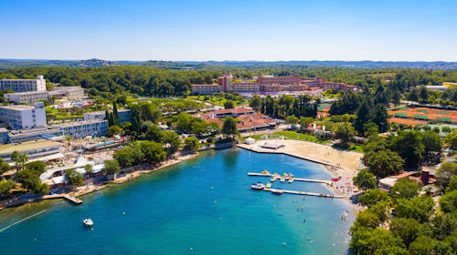 Hotel Istra Plava Laguna - Ljeto u Poreču, Poreč, Istra, Hrvatska - 465 EUR - 5x noćenje u Economy sobi s dodatnim ležajem za 2 osobe (1. dijete do 11,99 godina i 2. dijete do 4,99 godina besplatno), Polupansion