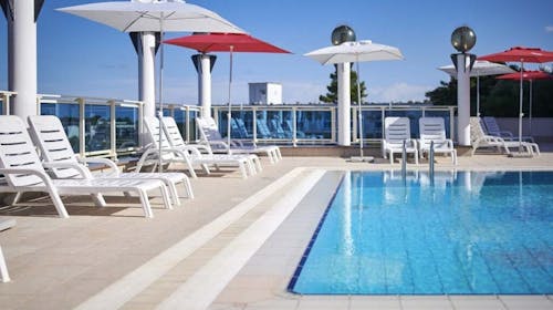 Hotel Gran Vista Plava Laguna - Ljeto u Poreču, Poreč, Istra, Hrvatska - 559 EUR - 5x noćenje u dvokrevetnoj Economy sobi s dodatnim ležajem za 2 osobe (1. dijete do 11,99 godina i 2. dijete do 4,99 godina besplatno), Polupansion i piće uz večeru