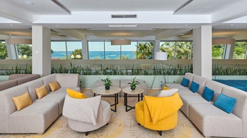 Hotel Plavi Plava Laguna - Obiteljski rujan u Poreču, Poreč, Istra, Hrvatska - 295 EUR - 3x noćenje u Classic dvokrevetnoj sobi s balkonom i dodatnim ležajem za 2 osobe (1. dijete do 11,99 godina i 2. dijete do 4,99 godina besplatno), Polupansion