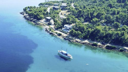 8-dnevno krstarenje srednjim Jadranom - Polazak iz Zadra, Zadar, Hrvatska - 649 EUR - 8-dnevno krstarenje brodom po ruti: Zadar – Vodice – Slapovi Krke – Šibenik – Primošten – Split – Trogir – otok Drvenik Veli – otok Zlarin – Nacionalni park Kornati – Park prirode Telašćica – otok Ugljan – Zadar, 7x noćenje u dvokrevetnoj kabini za 1 osobu