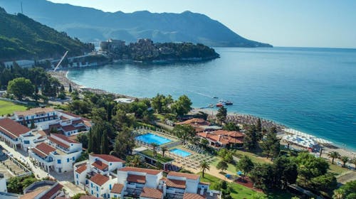Hotel Aleksandar - 1. svibanj u Crnoj Gori, Budva, Crna Gora - 340 EUR - 2x noćenje u Standard dvokrevetnoj sobi s pomoćnim krevetom za 3 osobe, Polupansion