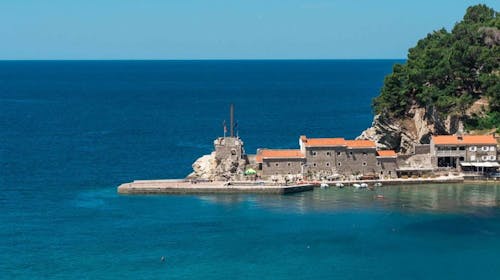 Hotel Castellastva - Ljeto u Petrovcu, Petrovac, Crna Gora - 695 EUR - 4x noćenje u Standard dvokrevetnoj sobi za 2 osobe, Polupansion