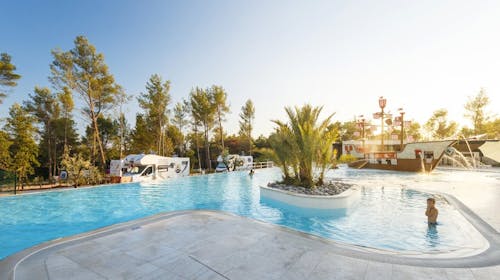 Santa Marina Camping - Obiteljski odmor u Family Prestige mobilnoj kućici, Poreč, Istra, Hrvatska - 189 EUR - 3x noćenje u Family Prestige mobilnoj kućici za do 6 osoba, Posteljna i ručnici