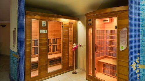Kristály Hotel Keszthely - Romantičan wellness odmor tijekom praznika, Keszthely, Mađarska - 354 EUR - 2x noćenje u Deluxe sobi za 2 osobe, Polupansion