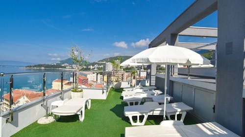 Hotel La Mer by Aycon - Obiteljski kraj ljeta, Rafailovići, Crna Gora - 611 EUR - 5x noćenje u dvokrevetnoj Standard sobi za 2 osobe (1 dijete do 11,99 godina besplatno), Doručak