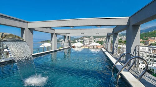 Hotel La Mer by Aycon - Obiteljsko ljeto, Rafailovići, Crna Gora - 682 EUR - 5x noćenje u dvokrevetnoj Standard sobi za 2 osobe (1 dijete do 11,99 godina besplatno), Doručak