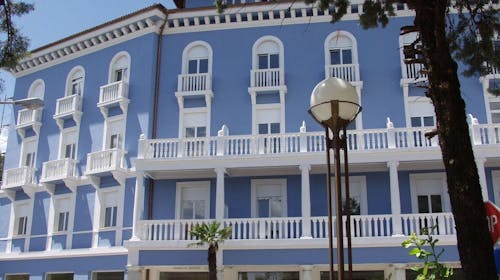 Hotel Park - First minute ljeto u Lovranu, Lovran, Hrvatska - 558 EUR - 3x noćenje u dvokrevetnoj sobi morska strana za 2 osobe (1. dijete do 13,99 godina i 2. dijete do 2,99 godina besplatno), Polupansion (doručak i večera)