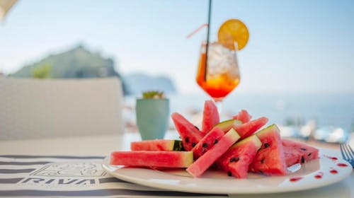 Hotel Riva by Aycon - Obiteljski kraj ljeta u Petrovcu, Petrovac, Crna Gora - 375 EUR - 3x noćenje u dvokrevetnoj Standard sobi s pogledom na atrium ili na planine za 2 osobe (1 dijete do 11,99 godina besplatno), Doručak
