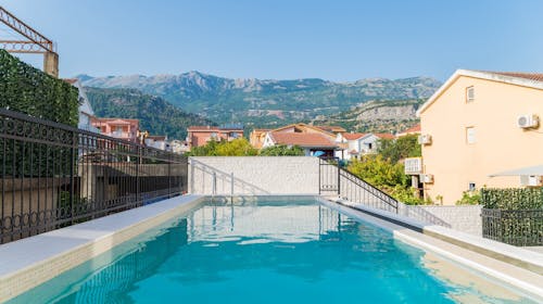 Hotel Kadmo by Aycon - Obiteljsko ljeto, Budva, Crna Gora - 1.285 EUR - 7x noćenje u dvokrevetnoj Standard sobi za 2 osobe (1 dijete do 11,99 godina besplatno), Doručak