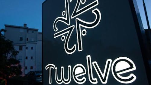 Hotel Twelve by Aycon - Obiteljska jesen, Budva, Crna Gora - 473 EUR - 5x noćenje u dvokrevetnoj Standard sobi (s dodatnim ležajem) za 2 osobe (1 dijete do 11,99 godina besplatno), Doručak