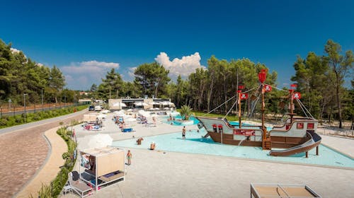 Santa Marina Camping - Obiteljski ljetni odmor u Poreču, Poreč, Istra, Hrvatska - 410 EUR - 5x noćenje u Premium Comfort mobilnoj kućici za 4 osobe (2 djece do 11,99 godina besplatno), Posteljina i ručnici