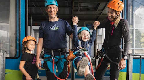 Wellness hotel Montis - Golte Family Adventure – Zipline, slobodni pad i pustolovni park, Mozirje, Slovenija - 379 EUR - 2x noćenje u dvokrevetnoj Superior sobi za 2 osobe (1. dijete do 5,99 godina i 2. dijete do 14,99 godina besplatno), Polupansion (doručak i večera)