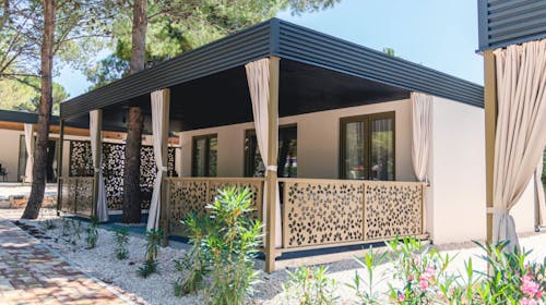 Maris Homes - Garden - Odmor u Žaboriću uz more, Žaborić, Hrvatska - 430 EUR - 3x noćenje u Garden Vili za 4 osobe (2 djece do 11,99 godina besplatno), Doručak u Buffetu Jasenovo