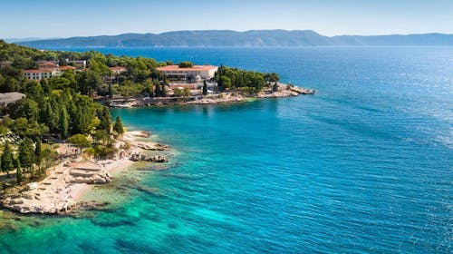 Valamar Sanfior Hotel - Početak ljeta udvoje u Rapcu, Rabac, Istra, Hrvatska - 351 EUR - 2x noćenje u sobi „Room for 2“ za 2 osobe, Polupansion s uključenim bezalkoholnim negaziranim pićima iz šankomata tijekom obroka