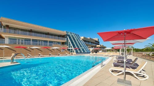 Hotel Molindrio Plava Laguna - Obiteljsko ljeto u Poreču, Poreč, Istra, Hrvatska - 979 EUR - 5x noćenje u Economy sobi za 2 osobe (1 dijete do 11,99 godina i 1 dijete do 4,99 godina besplatno), Polupansion