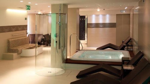 Hotel Molindrio Plava Laguna - Obiteljsko rujansko ljeto u Poreču, Poreč, Istra, Hrvatska - 589 EUR - 5x noćenje u Economy sobi za 2 osobe (1 dijete do 11,99 godina i 1 dijete do 4,99 godina besplatno), Polupansion