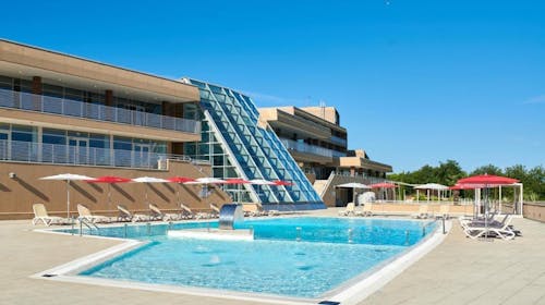 Hotel Molindrio Plava Laguna - Obiteljsko ljeto u Poreču, Poreč, Istra, Hrvatska - 1.245 EUR - 5x noćenje u Economy sobi za 2 osobe (1 dijete do 11,99 godina i 1 dijete do 4,99 godina besplatno), Polupansion