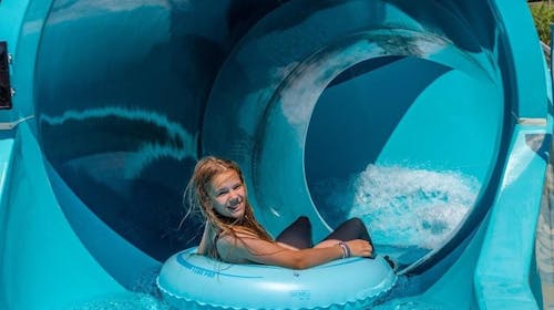 Aquapark Aquacolors - Cjelodnevna ulaznica za djecu - Lipanj i rujan, Poreč, Istra, Hrvatska - 29 EUR - 1x cjelodnevna ulaznica za osobe od 100 cm do 120 cm, Korištenje atrakcija i bazena vodenog parka Aquacolors