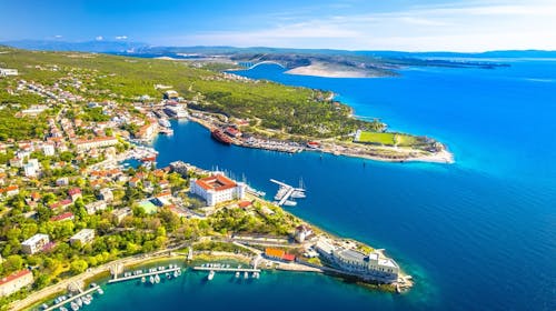 Uvala Scott - Ljeto u Kraljevici - Comfort soba, Kraljevica, Kvarner, Hrvatska - 170 EUR - 2x noćenje u dvokrevetnoj Comfort sobi za 2 osobe (1 dijete 13,99 godina besplatno), Polupansion (buffet doručak i večera)