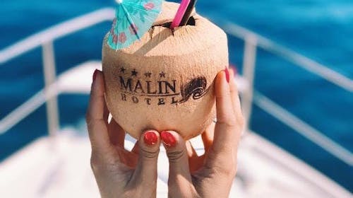 Hotel Malin - Wellness doček ljeta uz more na Krku - Superior soba, Malinska, otok Krk, Hrvatska - 396 EUR - 2x noćenje u Superior dvokrevetnoj sobi s balkonom za 2 osobe (1 dijete do 11,99 godina besplatno), Polupansion