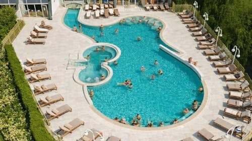 Hotel Vesna - Terme Topolšica - Romantično ili obiteljsko proljeće i ljeto u termama, Topolšica, Slovenija - 242 EUR - 2x noćenje u dvokrevetnoj Comfort sobi s balkonom za 2 osobe (1. dijete do 9,99 godina i 2. dijete do 4,99 godina besplatno), Polupansion