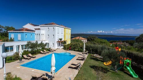 Hotel Manora - Odmor na Malom Lošinju uz polupansion, Nerezine, Mali Lošinj, Hrvatska - 569 EUR - 3x noćenje u dvokrevetnoj Standard sobi za 2 osobe (1 dijete do 6,99 godina i 1 dijete do 2,99 godina besplatno), Polupansion