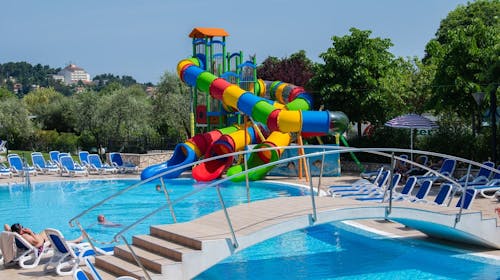 Maslinica Resort - Kamp Oliva - Pozdrav ljetu s polupansionom, bazenom i wellnessom za 4 osobe, Rabac, Istra, Hrvatska - 394 EUR - 2x noćenje u Comfort mobilnoj kućici za 4 osobe, Polupansion