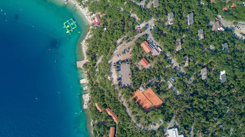 Holiday resort Kačjak - Ljeto za parove, Kačjak, Hrvatska - 645 EUR - 5x noćenje u Standard dvokrevetnoj sobi s balkonom na morskoj strani za 2 osobe, Polupansion