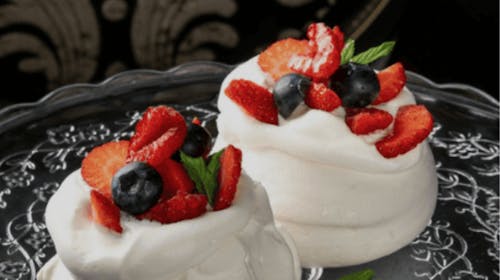 Hotel Miramare - Strawberries & Sparkling wine paket u početku ljeta, Crikvenica, Hrvatska - 458 EUR - 2x noćenje u dvokrevetnoj Superior sobi za 2 osobe, Polupansion
