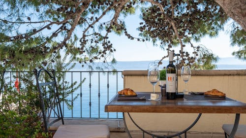 Hotel Kaštil Bol - Odmor u lipnju na Braču, Bol na Braču, Hrvatska - 195 EUR - 2x noćenje u dvokrevetnoj Standard sobi za 2 osobe, Doručak
