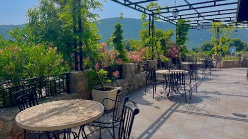 Hotel Opera - Obiteljski odmor na crnogorskoj obali, Prijevor, Jaz, Crna Gora - 512 EUR - 3x noćenje u trokrevetnoj sobi za 2 osobe (dijete do 12 godina besplatno), Polupansion