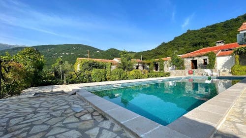 Hotel Opera - Obiteljski odmor na crnogorskoj obali, Prijevor, Jaz, Crna Gora - 1.194 EUR - 7x noćenje u trokrevetnoj sobi za 2 osobe (dijete do 12 godina besplatno), Polupansion