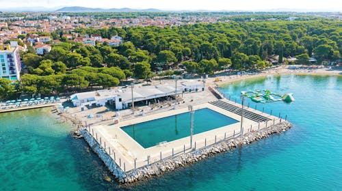 Ilirija Resort - Hotel Ilirija - Obiteljski pozdrav ljetu s punim pansionom, Biograd na Moru, Dalmacija, Hrvatska - 945 EUR - 5x noćenje u dvokrevetnoj Comfort sobi za 2 osobe (1 dijete do 12 godina i 1 dijete do 7 godina besplatno), Puni pansion