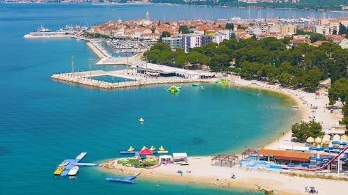 Ilirija Resort - Hotel Ilirija - Obiteljski pozdrav ljetu s punim pansionom, Biograd na Moru, Dalmacija, Hrvatska - 1.323 EUR - 7x noćenje u dvokrevetnoj Comfort sobi za 2 osobe (1 dijete do 12 godina i 1 dijete do 7 godina besplatno), Puni pansion