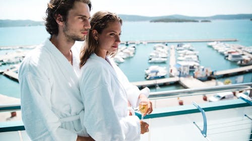 Ilirija Resort - Hotel Ilirija - VIP premium paket pozdrav ljetu s punim pansionom, Biograd na Moru, Dalmacija, Hrvatska - 1.045 EUR - 5x noćenje u dvokrevetnoj Premium Club sobi za 2 osobe (1 dijete do 12 godina i 1 dijete do 7 godina besplatno), Puni pansion