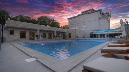 Adria Centar Koćuša - Ljetni odmor za dvoje na prekrasnoj reci Trebižat, Ljubuški, Bosna i Hercegovina - 215 EUR - 2x noćenje u dvokrevetnoj sobi za 2 osobe, Doručak