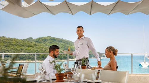 Resort Belvedere - Početak ljeta u Vrsaru, Vrsar, Istra, Hrvatska - 230 EUR - 2x noćenje u dvokrevetnoj Superior sobi s balkonom za 2 osobe, Polupansion (doručak i večera)