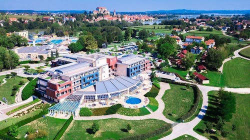 Terme Ptuj - Mobilne kućice - Odmor u mobilnoj kućici tijekom tjedna, Ptuj, Slovenija - 312 EUR - 2x noćenje u mobilnoj kućici za 4 osobe, Polupansion