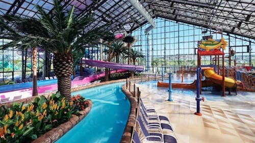 Amadria Park Kids Hotel Andrija - Last minute bogati paket zabave s uključenim ulazom u Aquapark, Šibenik, Dalmacija, Hrvatska - 589 EUR - 2x noćenje u obiteljskoj sobi pogled dvorište/park s balkonom za 2 osobe (1 dijete do 11,99 godina besplatno), Polupansion