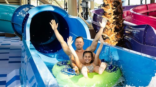 Amadria Park Hotel Jakov - Last minute bogati paket zabave s uključenim ulazom u Aquapark, Šibenik, Dalmacija, Hrvatska - 550 EUR - 2x noćenje u obiteljskoj sobi pogled dvorište/park s francuskim balkonom za 2 osobe (1 dijete do 11,99 godina besplatno), Polupansion