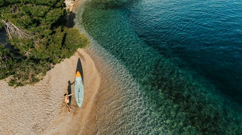 Sagitta Holiday Resort - Obiteljski početak ljeta u Omišu - Superior soba, Omiš, Dalmacija, Hrvatska - 826 EUR - 7x noćenje u Superior dvokrevetnoj sobi s balkonom (morska strana) za 2 osobe (1 dijete do 13,99 godina i 1 dijete do 4,99 godina besplatno), All inclusive