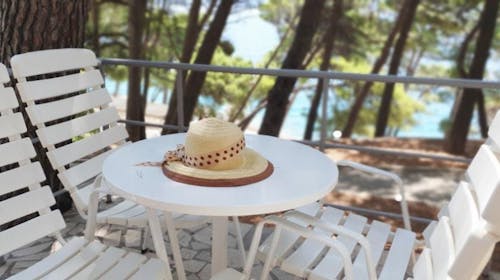Sagitta Holiday Resort - Obiteljski početak ljeta u Omišu, Omiš, Dalmacija, Hrvatska - 659 EUR - 4x noćenje u Superior obiteljskom bungalovu ili apartmanu za 2 osobe (2 djece do 13,99 godina i 1 dijete do 4,99 godina besplatno), All inclusive