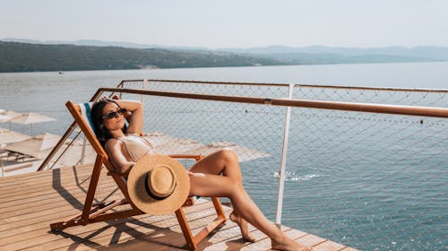 Hotel Ambasador -  Luksuzni wellness pozdrav ljetu s polupansionom u Opatiji - 72-satna akcija, Opatija, Hrvatska - 420 EUR - 2x noćenje u Superior dvokrevetnoj sobi s balkonom (pogled ulica) za 2 osobe, Polupansion (bogat buffet doručak i večera)