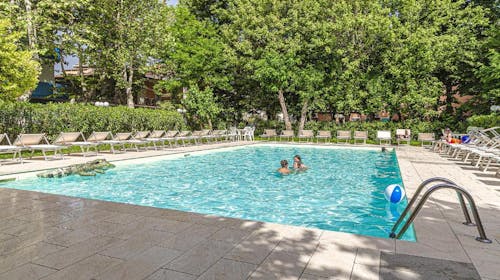 Hotel Royal Inn - Savršeno all inclusive light ljeto odmah pored plaže, San Mauro A Mare, Italija - 1.428 EUR - 7x noćenje u dvokrevetnoj sobi s balkonom (ovisno o raspoloživosti) za 2 osobe, All inclusive light u hotelskom restoranu